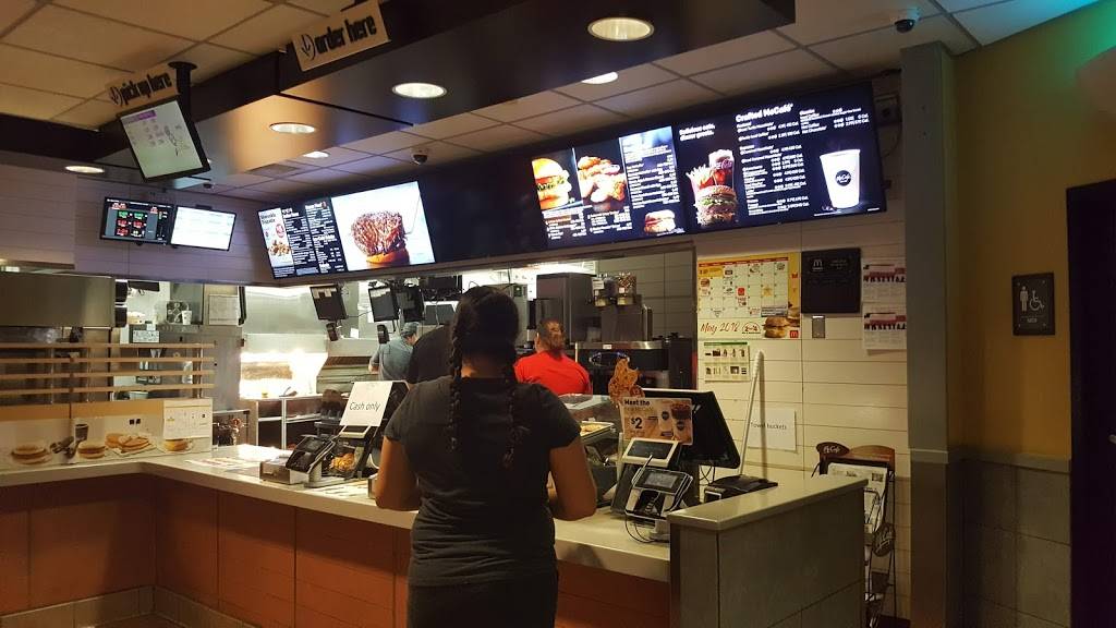 McDonalds | cafe | 1739 Divisadero St, Fresno, CA 93701, USA | 5592684962 OR +1 559-268-4962