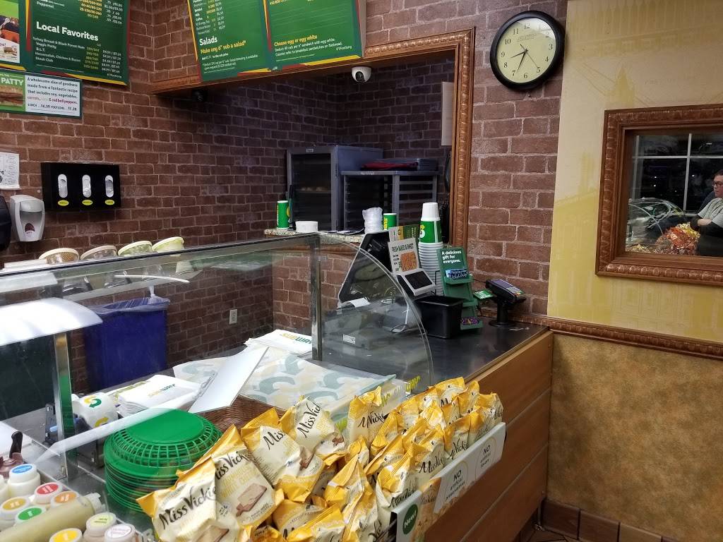 Subway | restaurant | International Towne Center, 6143 Westwood Blvd, Orlando, FL 32821, USA | 4073700454 OR +1 407-370-0454