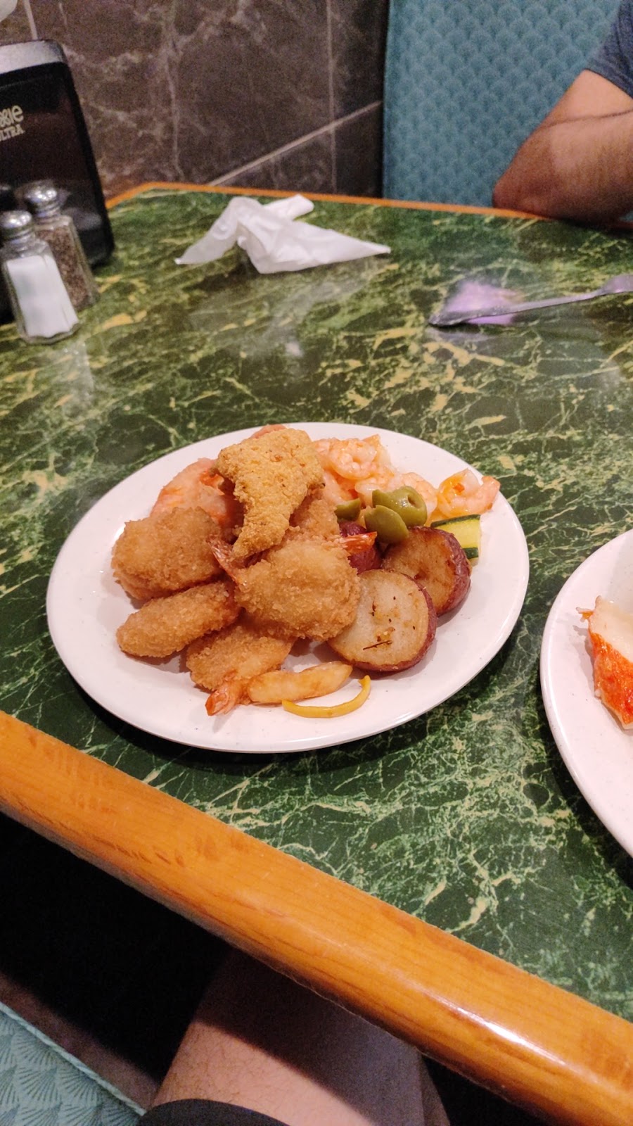 Feast Buffet | restaurant | 5831 Atlanta Hwy, Montgomery, AL 36117, USA | 3346471311 OR +1 334-647-1311