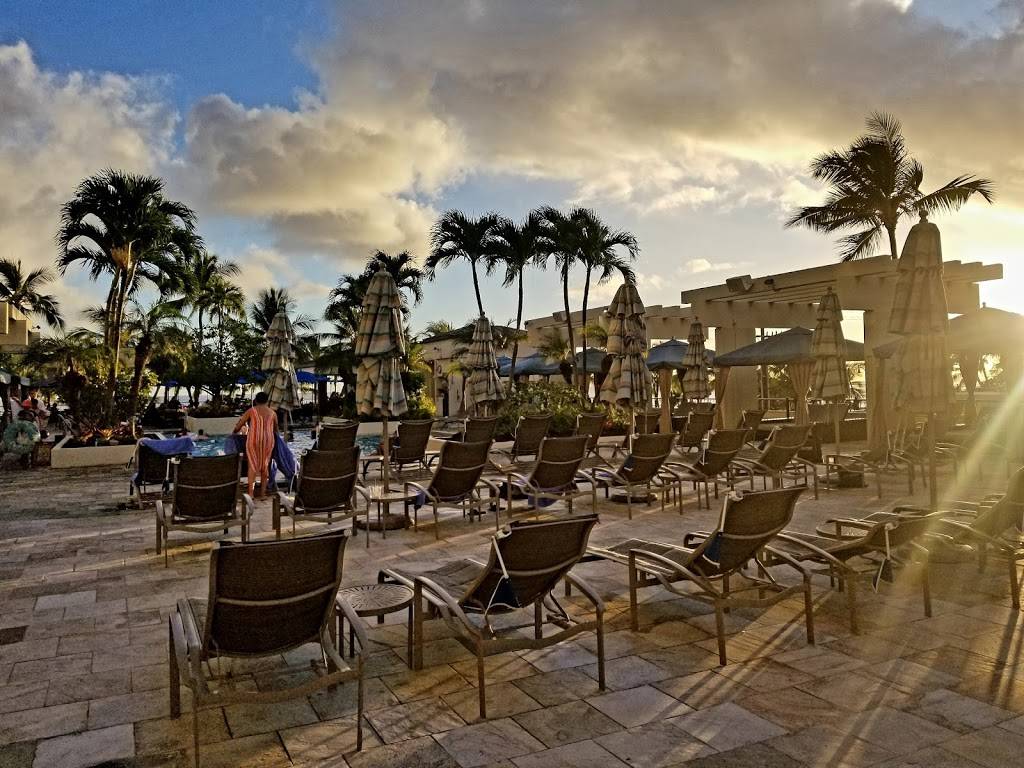 Moana Terrace Bar & Grill | restaurant | 2552 Kalakaua Ave, Honolulu, HI 96815, USA | 8089226611 OR +1 808-922-6611