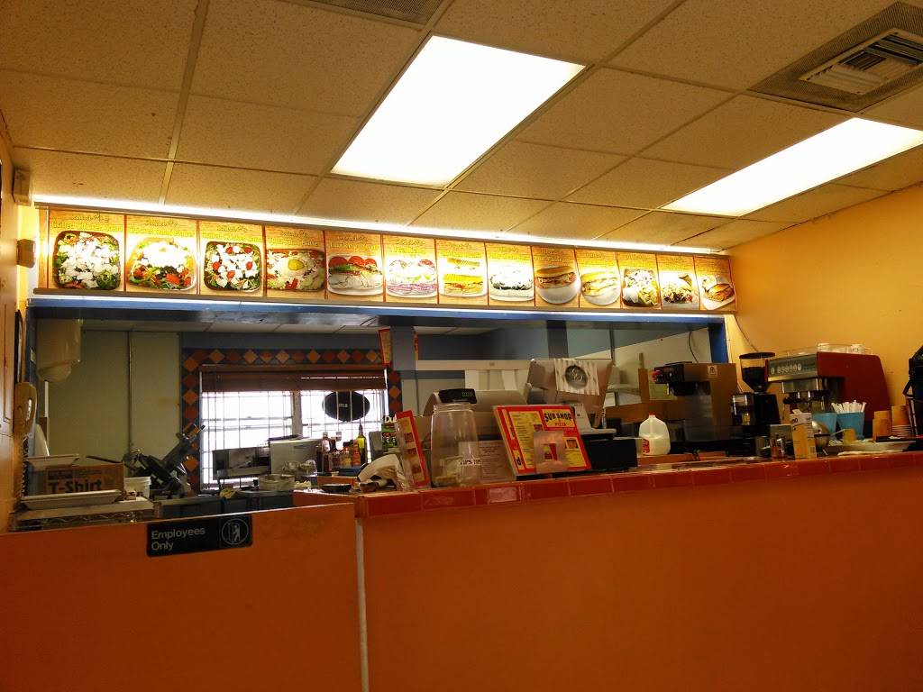 Gilis Subs & Pizza | cafe | 2804 N 29th Ave, Hollywood, FL 33020, USA | 9549266300 OR +1 954-926-6300