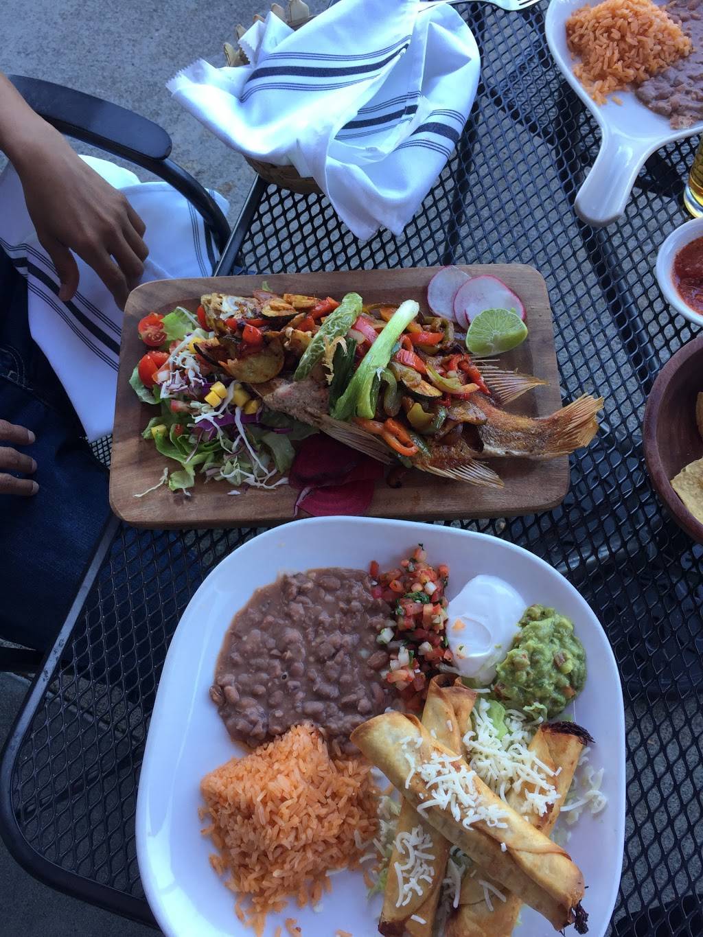 Agave | Mexican Restaurant & Tequila Bar | restaurant | 1063 Vine St, Healdsburg, CA 95448, USA | 7074332411 OR +1 707-433-2411