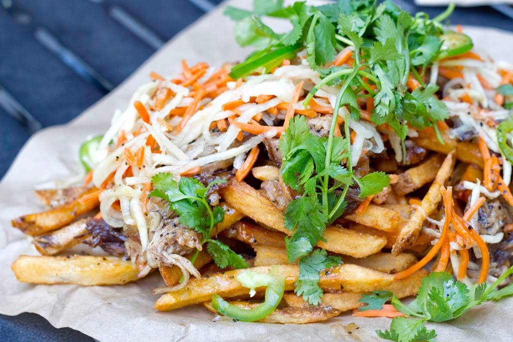 Broderick Roadhouse | restaurant | 319 6th St, West Sacramento, CA 95605, USA | 9163722436 OR +1 916-372-2436