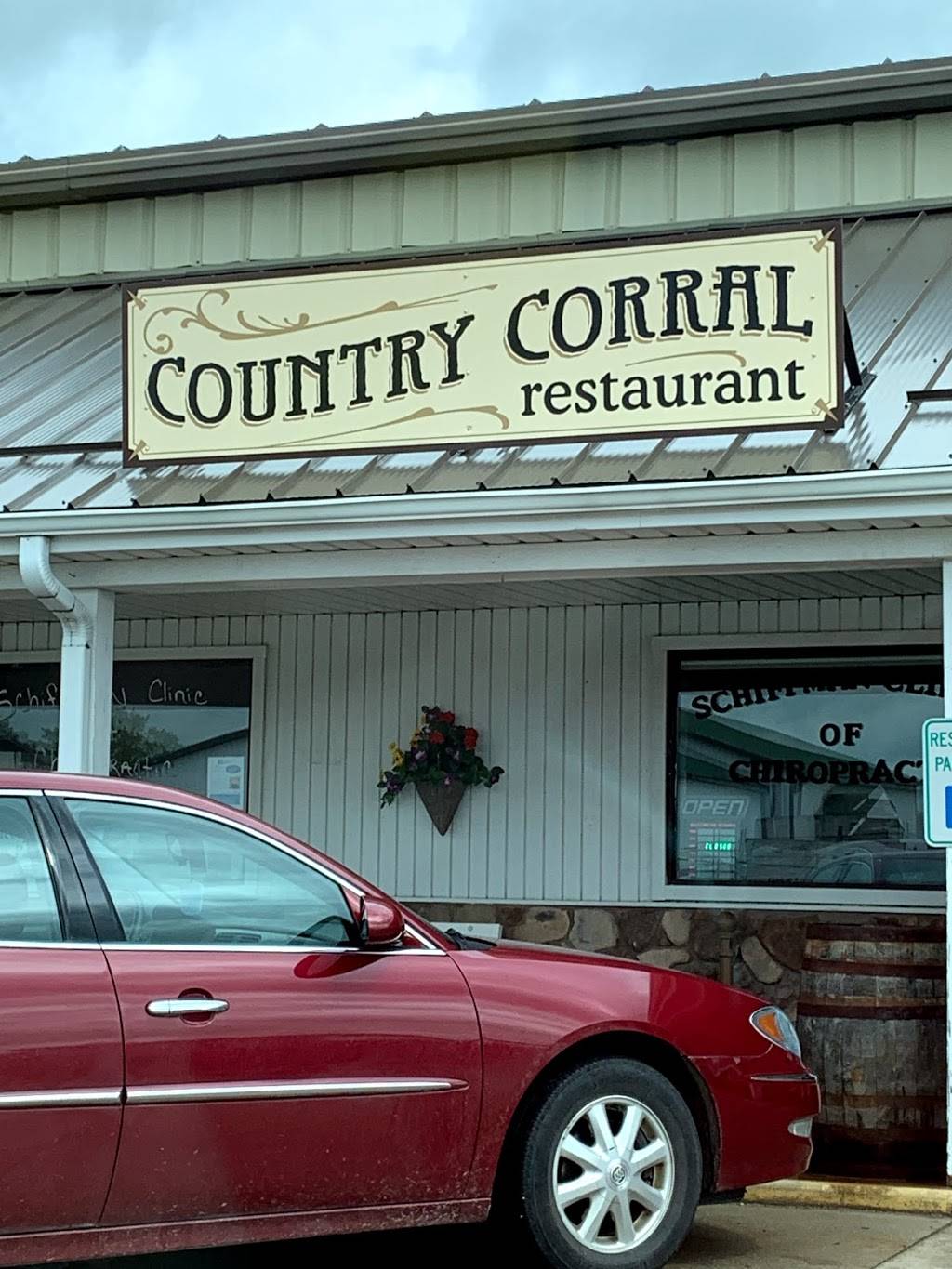 Country Corral Restaurant | restaurant | 280 E North Village Dr A, Shipshewana, IN 46565, USA | 2607684589 OR +1 260-768-4589