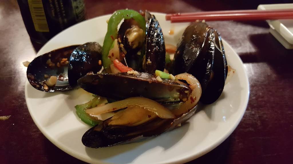 Linas Thai Bistro | restaurant | 2055 Holliday Dr, Dubuque, IA 52002, USA | 5635882345 OR +1 563-588-2345