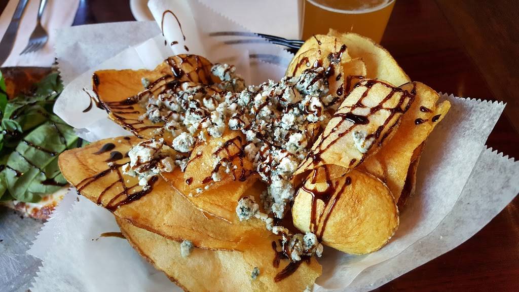 Back Draughts Pizza | restaurant | 101 E Tarpon Ave, Tarpon Springs, FL 34689, USA | 7279402323 OR +1 727-940-2323