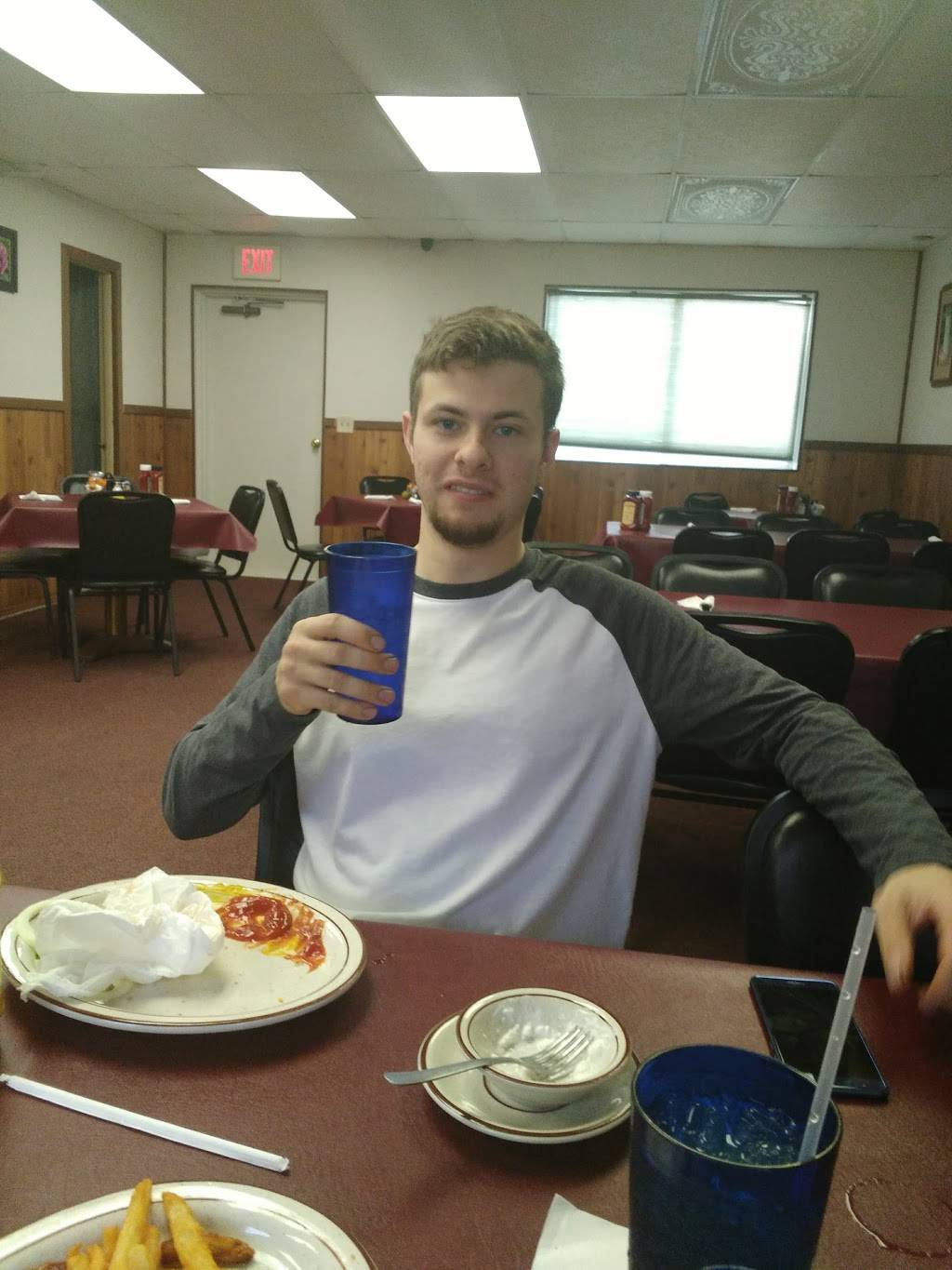 Floras Family Restaurant | restaurant | 206 N Sycamore St, Flora, IN 46929, USA | 5749673015 OR +1 574-967-3015