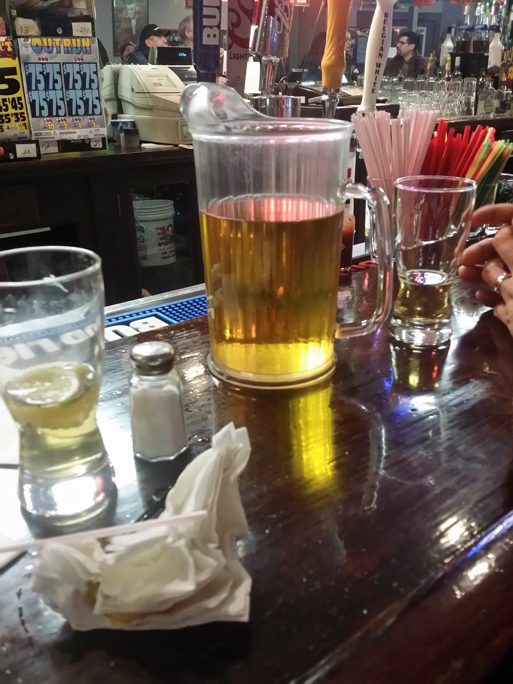 Blue Moon Bar & Grill | restaurant | 624 E Edison Ave, Sunnyside, WA 98944, USA | 5098379286 OR +1 509-837-9286