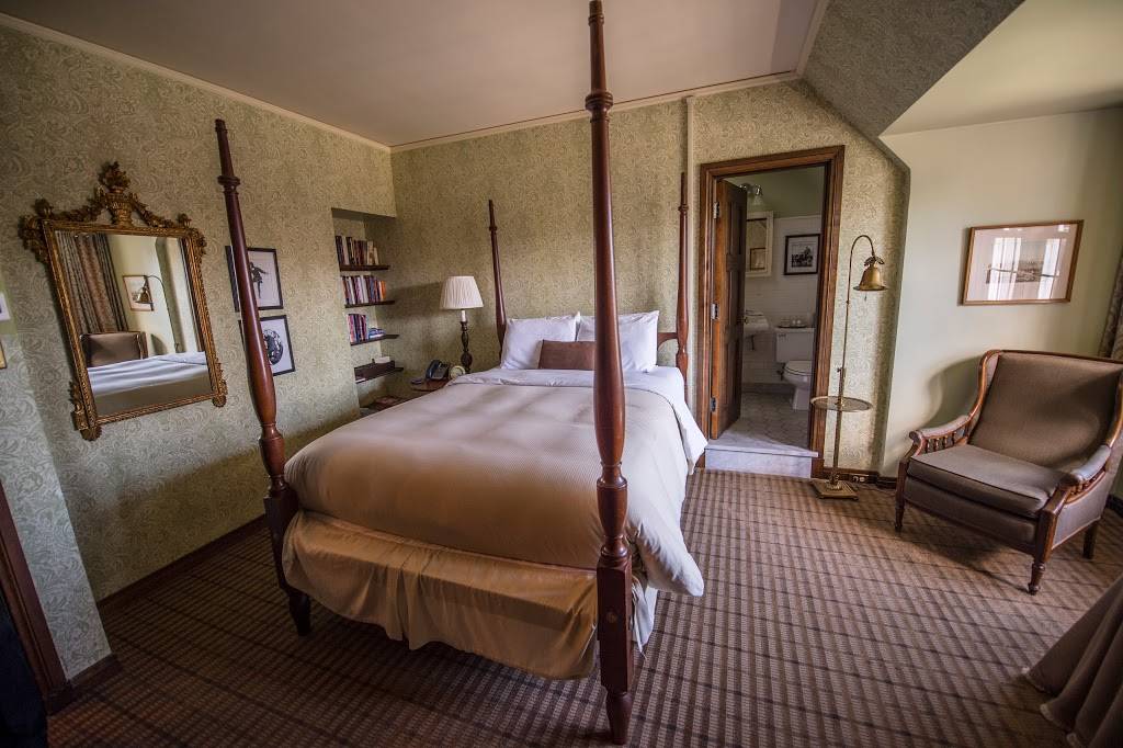 Quadrangle Club | night club | 1155 E 57th St, Chicago, IL 60637, USA | 7737022550 OR +1 773-702-2550