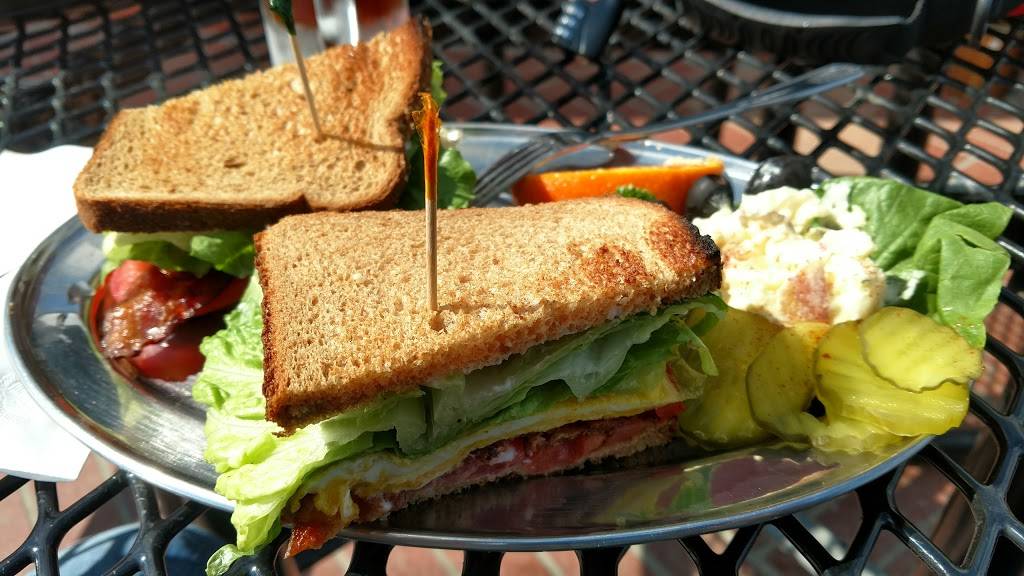 Lookout Roadhouse | restaurant | 32107 Ortega Hwy, Lake Elsinore, CA 92530, USA | 9516789010 OR +1 951-678-9010