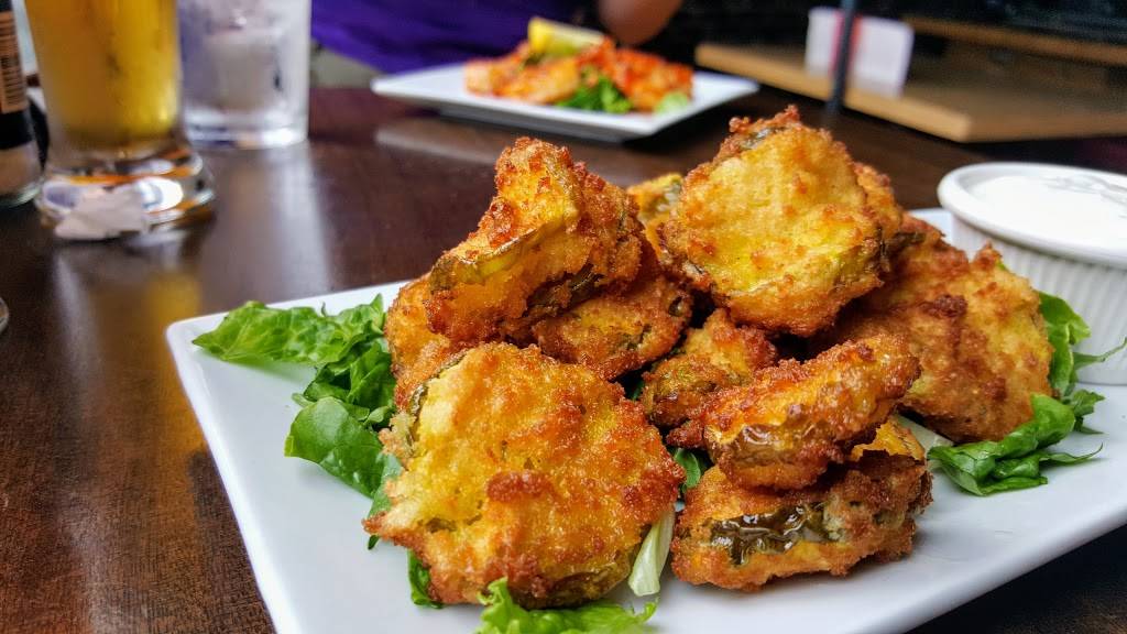 The Social Bar + Kitchen | restaurant | 208 Bank St, New London, CT 06320, USA | 8604426900 OR +1 860-442-6900