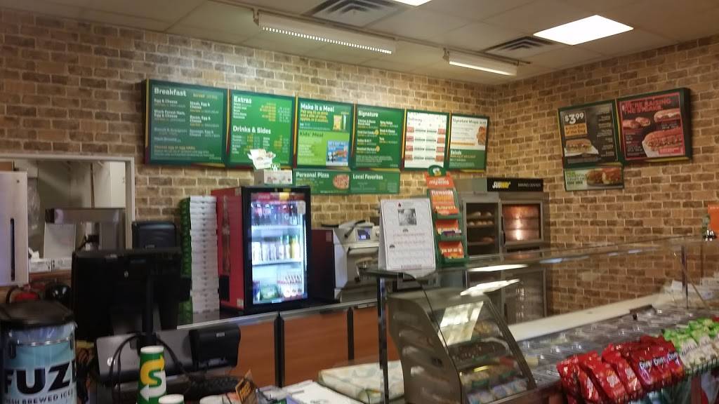 Subway | restaurant | 528 Main St, Pecatonica, IL 61063, USA | 8152391166 OR +1 815-239-1166
