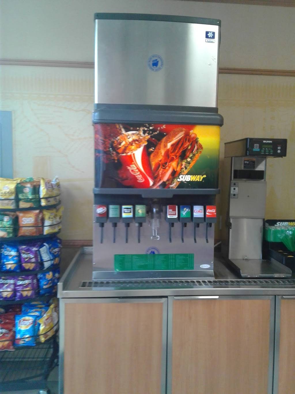 Subway Restaurants | restaurant | 132-40 Metropolitan Ave, Richmond Hill, NY 11418, USA | 7185269800 OR +1 718-526-9800