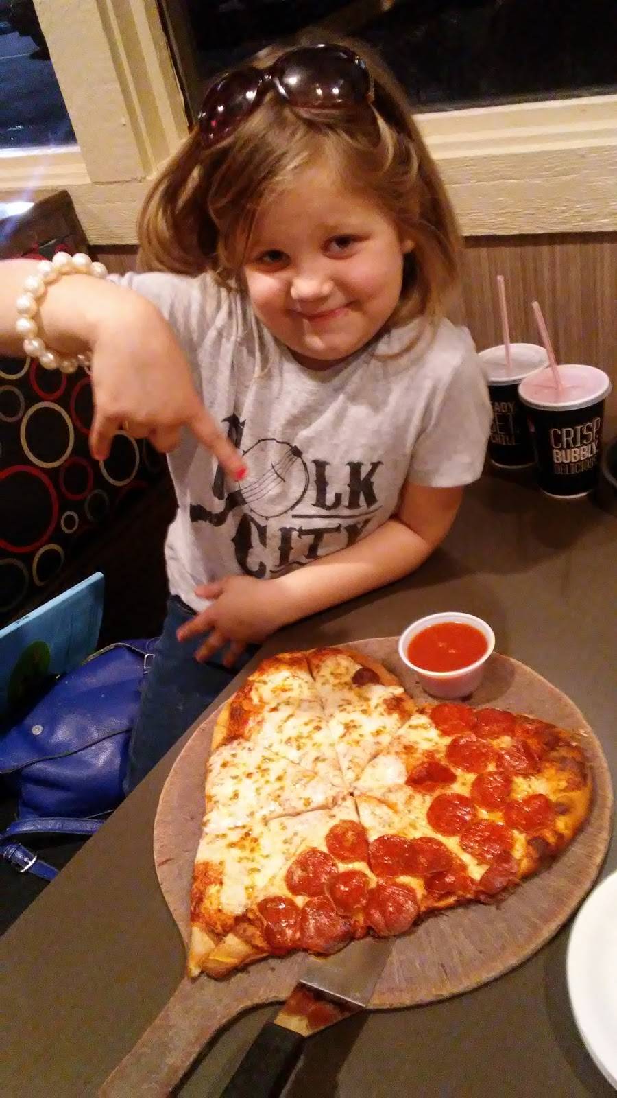 Pizza Hut | meal takeaway | 405 A Peacock St, Ahoskie, NC 27910, USA | 2523326000 OR +1 252-332-6000