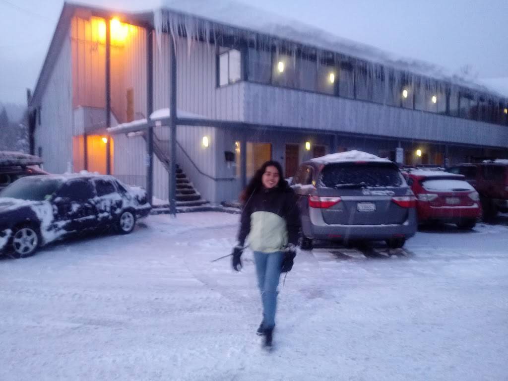 Tahoe Tap Haus | restaurant | 475 N Lake Blvd, Tahoe City, CA 96145, USA | 5305842886 OR +1 530-584-2886