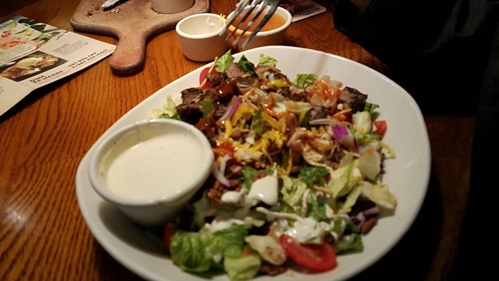 Outback Steakhouse | restaurant | 2120 Hamilton Pl Blvd, Chattanooga, TN 37421, USA | 4238992600 OR +1 423-899-2600