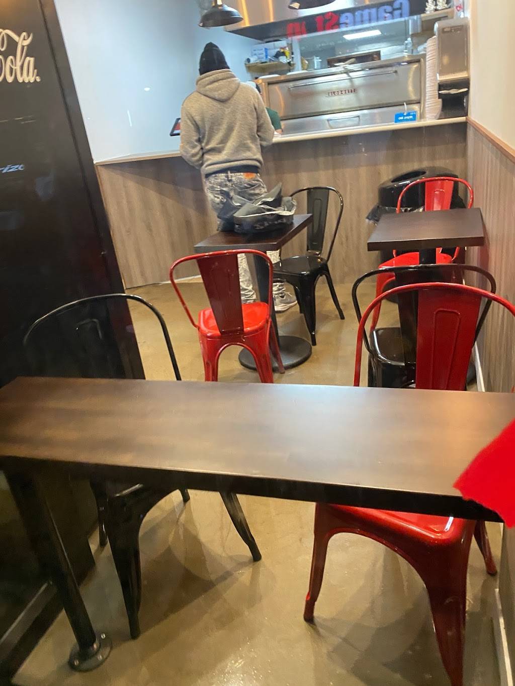 Singas Famous Pizza | restaurant | 37-11 Junction Blvd, Queens, NY 11368, USA | 9177451500 OR +1 917-745-1500