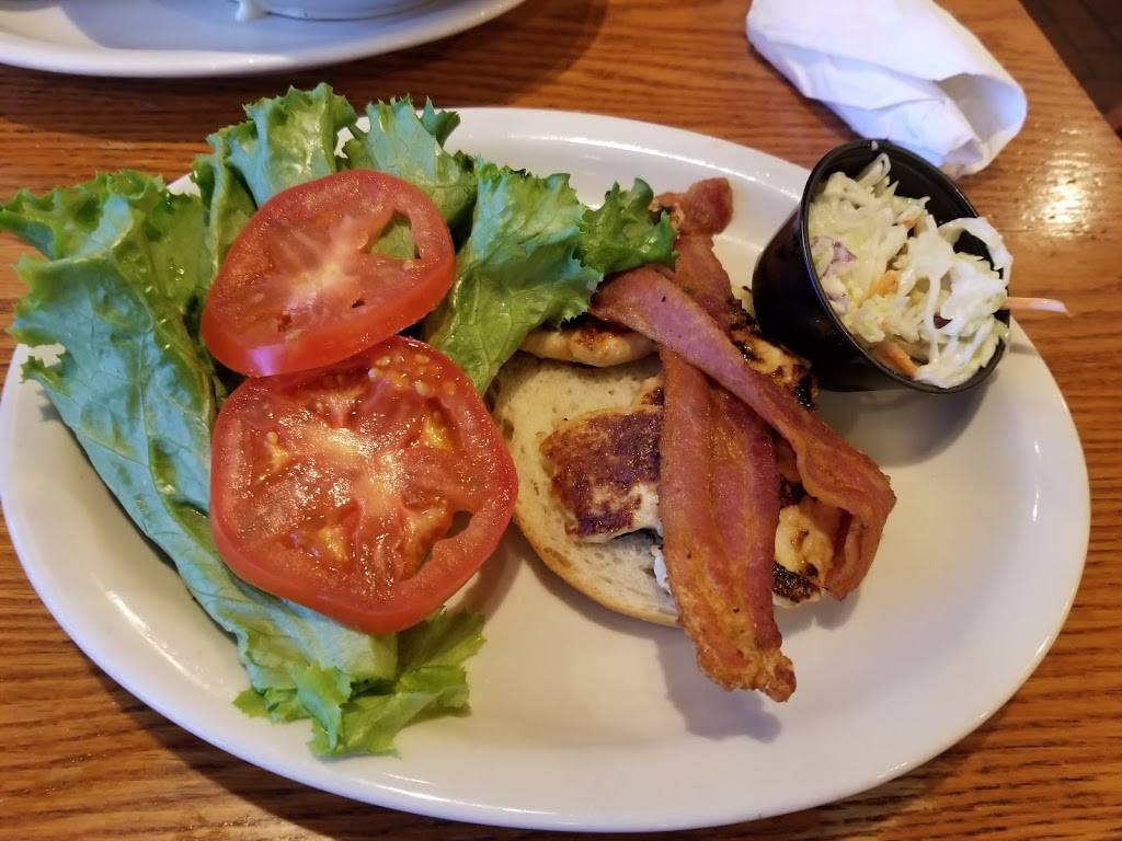 Cracker Barrel Old Country Store | restaurant | 1051 Fox Run Ave, Opelika, AL 36801, USA | 3347492363 OR +1 334-749-2363