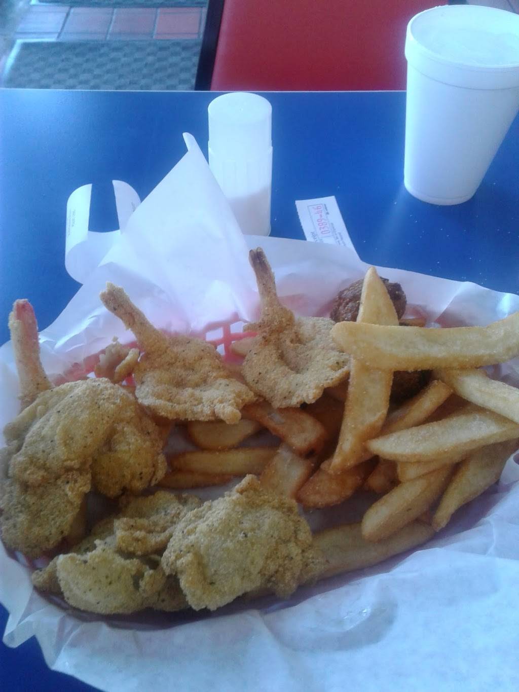 Crazy Catfish Restaurant | restaurant | 1410 W Buckingham Rd, Garland, TX 75042, USA | 9724872100 OR +1 972-487-2100