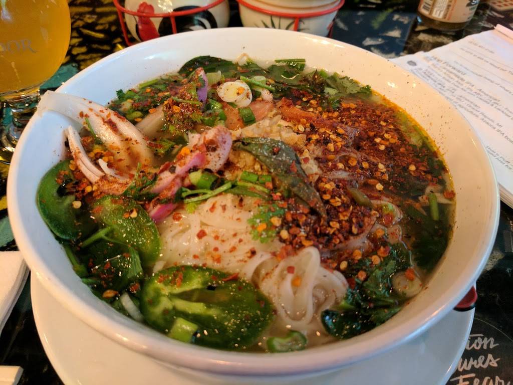 Blossom & Cellar Door Craft Cavern | restaurant | 750 W Main St b, Hendersonville, TN 37075, USA | 6154312186 OR +1 615-431-2186