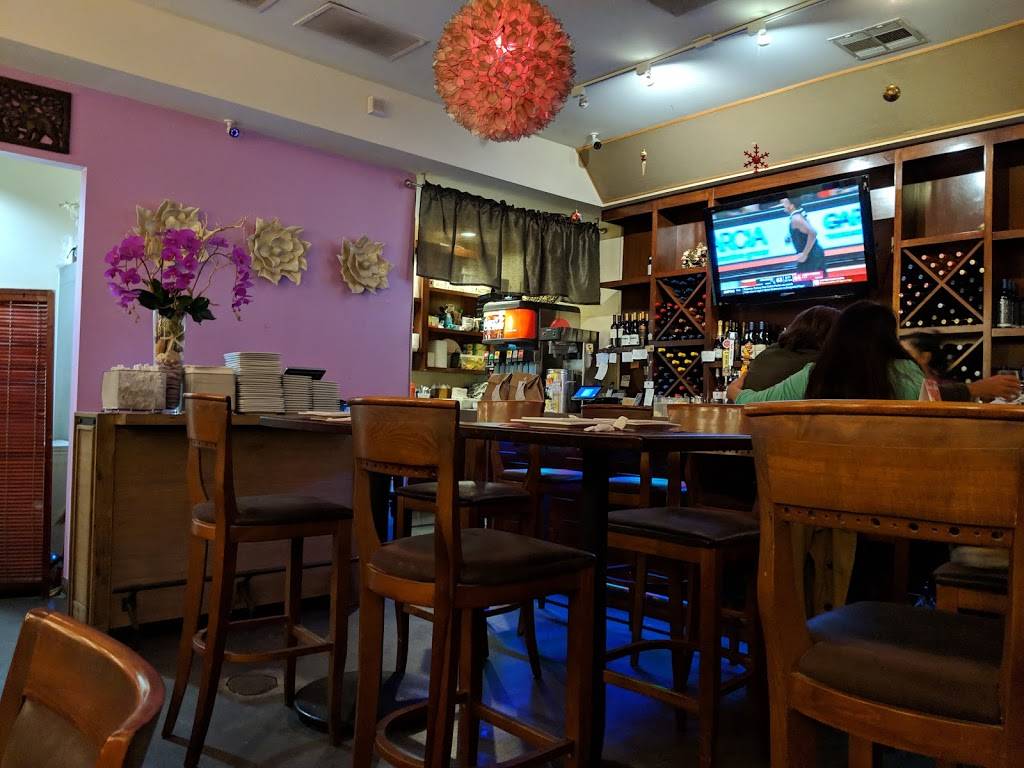 Thai on Main | restaurant | 117 Main St, Seal Beach, CA 90740, USA | 5625987030 OR +1 562-598-7030