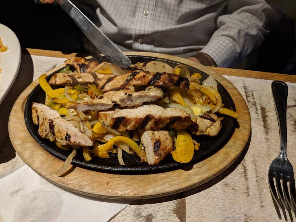 HOLA! Taqueria & Bar | restaurant | 688 Holcomb Bridge Rd, Roswell, GA 30076, USA | 4702425661 OR +1 470-242-5661