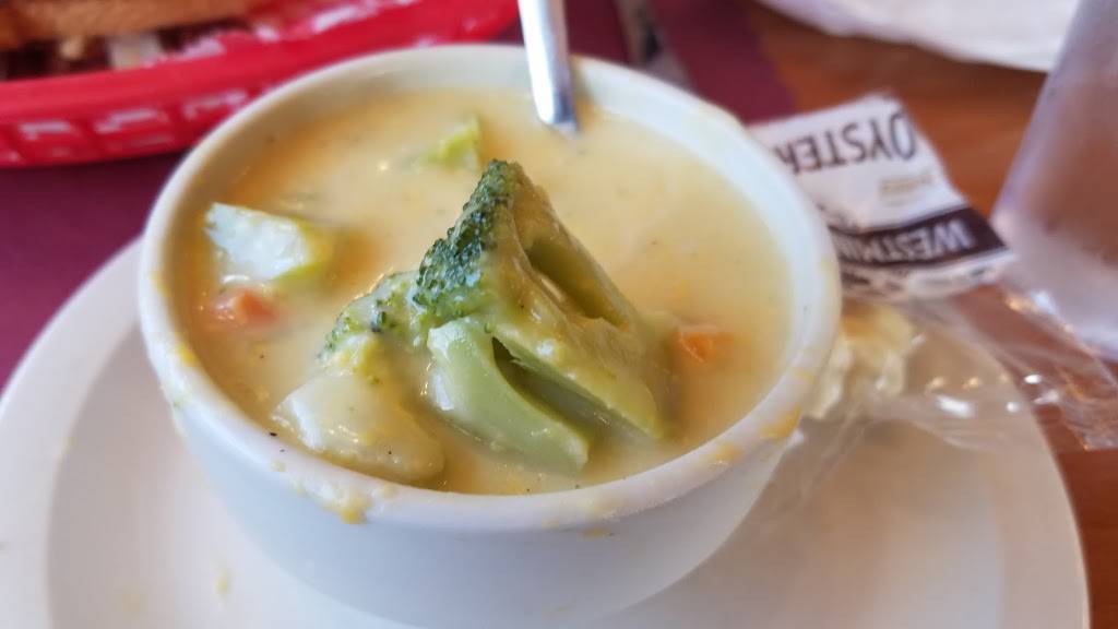 Storheims Restaurant | restaurant | 141 US-2, Iron Mountain, MI 49801, USA | 9067799580 OR +1 906-779-9580