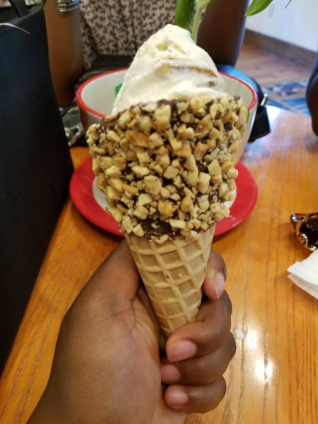 Polar Bear Ice Cream & Coffee | restaurant | 88 N Gate Station Dr, Marble Hill, GA 30148, USA | 7708932721 OR +1 770-893-2721