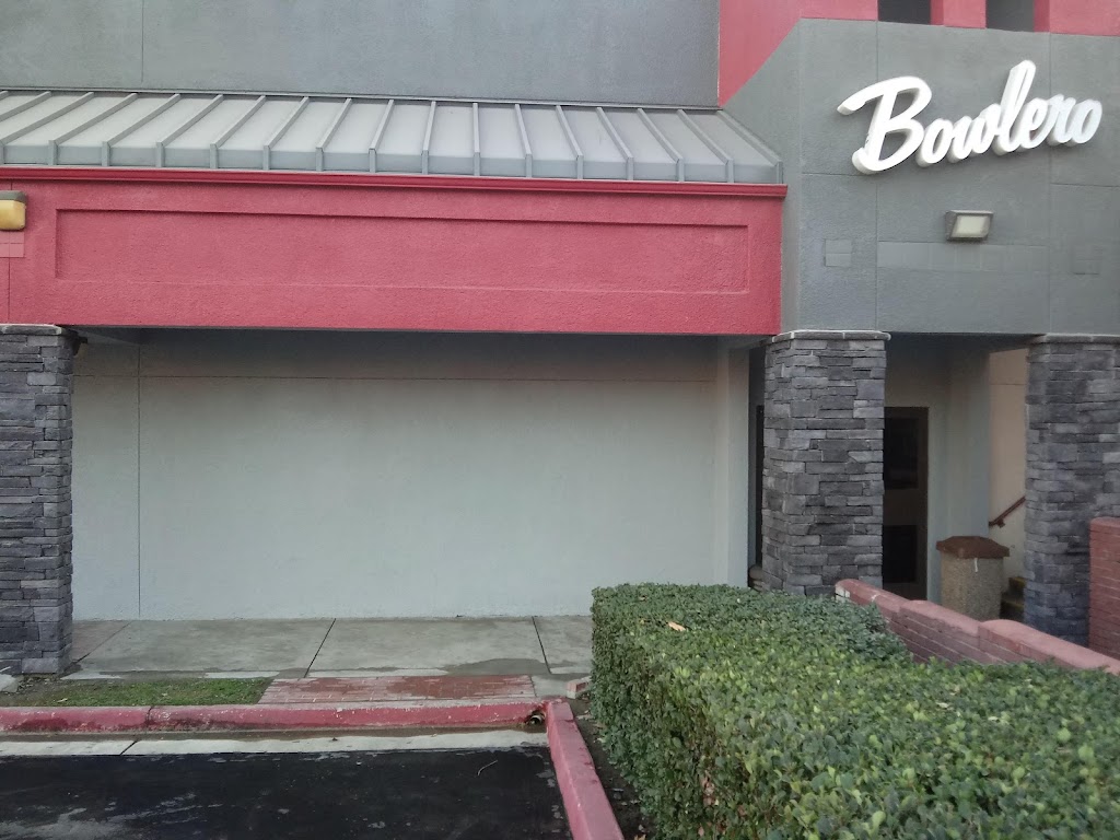 Bowlero Rancho Cucamonga | restaurant | 7930 Haven Ave, Rancho Cucamonga, CA 91730, USA | 9099459392 OR +1 909-945-9392