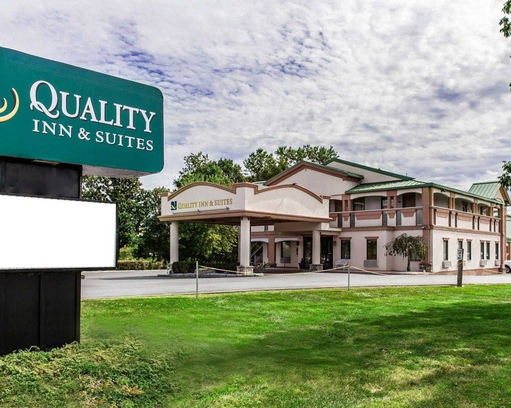 Quality Inn & Suites | restaurant | 1905 John Fries Hwy, Quakertown, PA 18951, USA | 2155383000 OR +1 215-538-3000