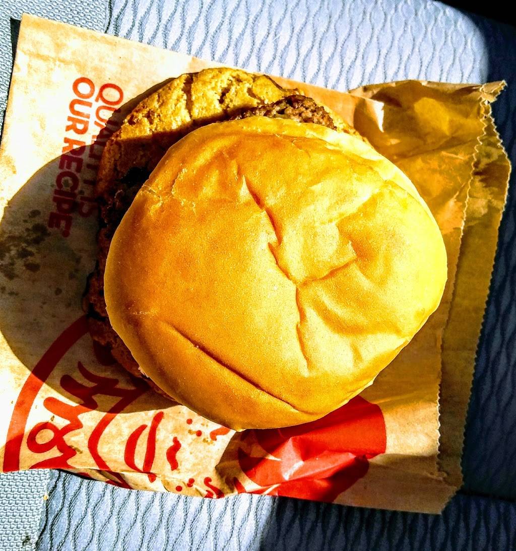 Wendys | restaurant | 62 Valley Rd, Middletown, RI 02842, USA | 4018493430 OR +1 401-849-3430