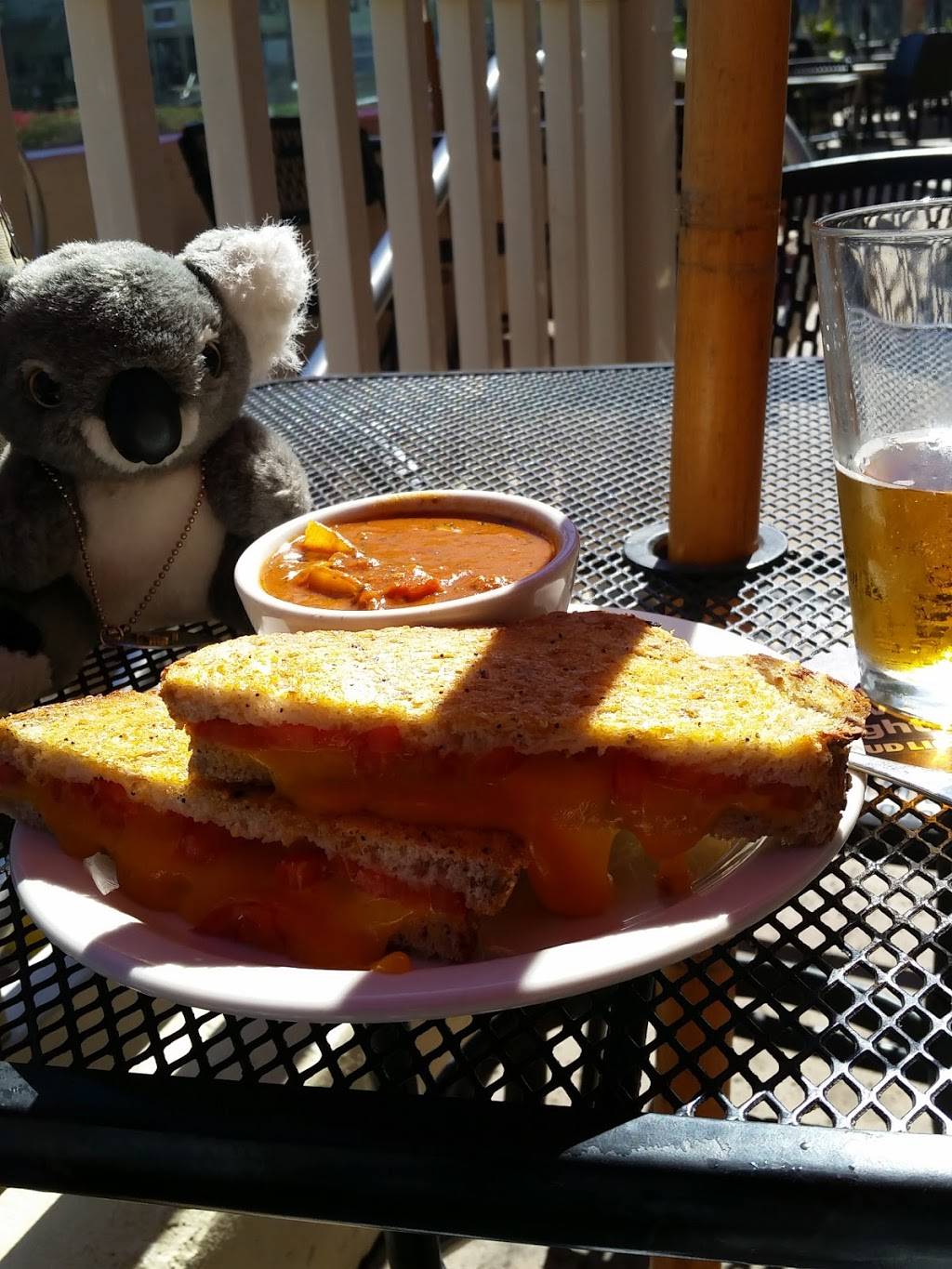 805 Bar & Grilled Cheese | restaurant | 1575 Spinnaker Dr, Ventura, CA 93001, USA | 8056429463 OR +1 805-642-9463