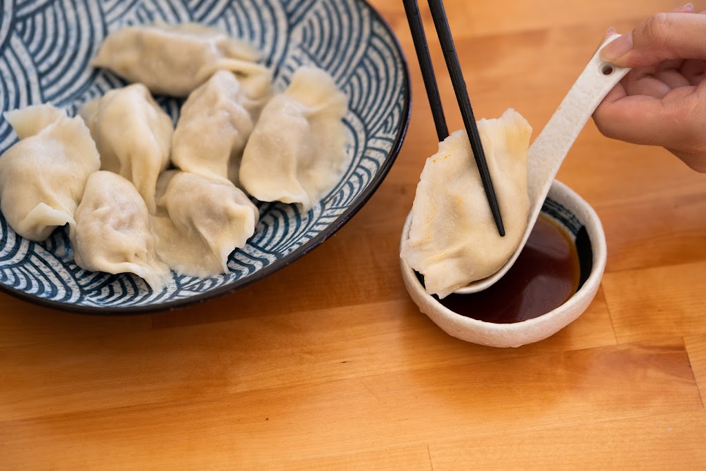 United Dumplings | restaurant | 2015 Chestnut St, San Francisco, CA 94123, USA | 4157570008 OR +1 415-757-0008