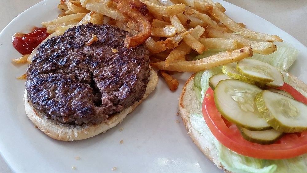 Senate | restaurant | 3345 Greenfield Rd, Dearborn, MI 48120, USA | 3134411027 OR +1 313-441-1027