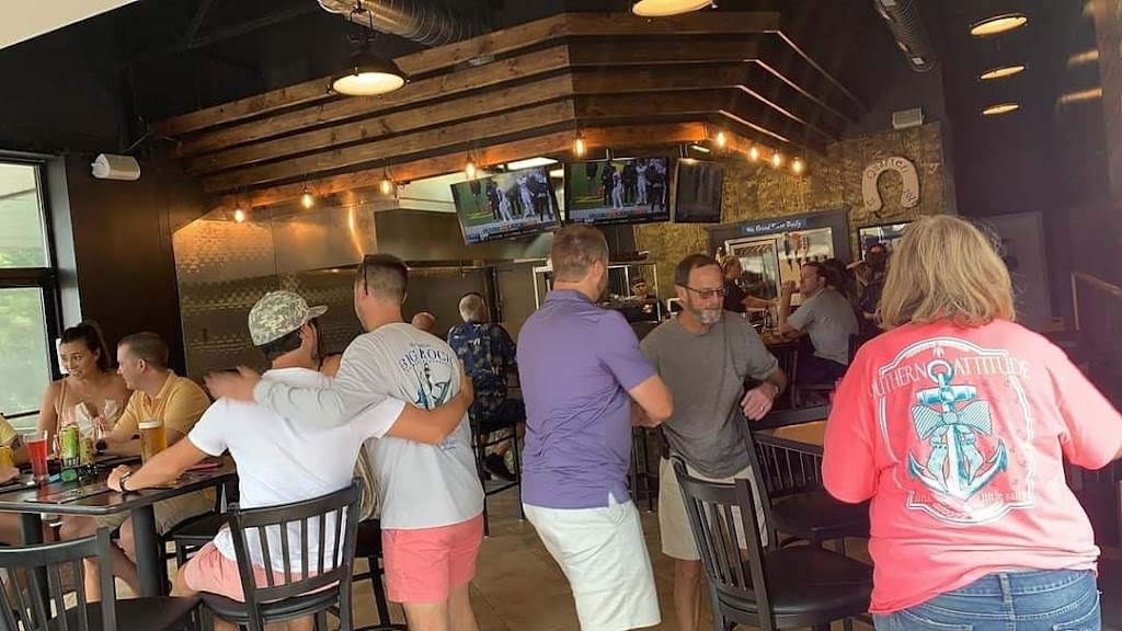 Quarters Bar and Grill | restaurant | 1011 S Charles Blvd STE F, Greenville, NC 27858, USA | 2523291361 OR +1 252-329-1361