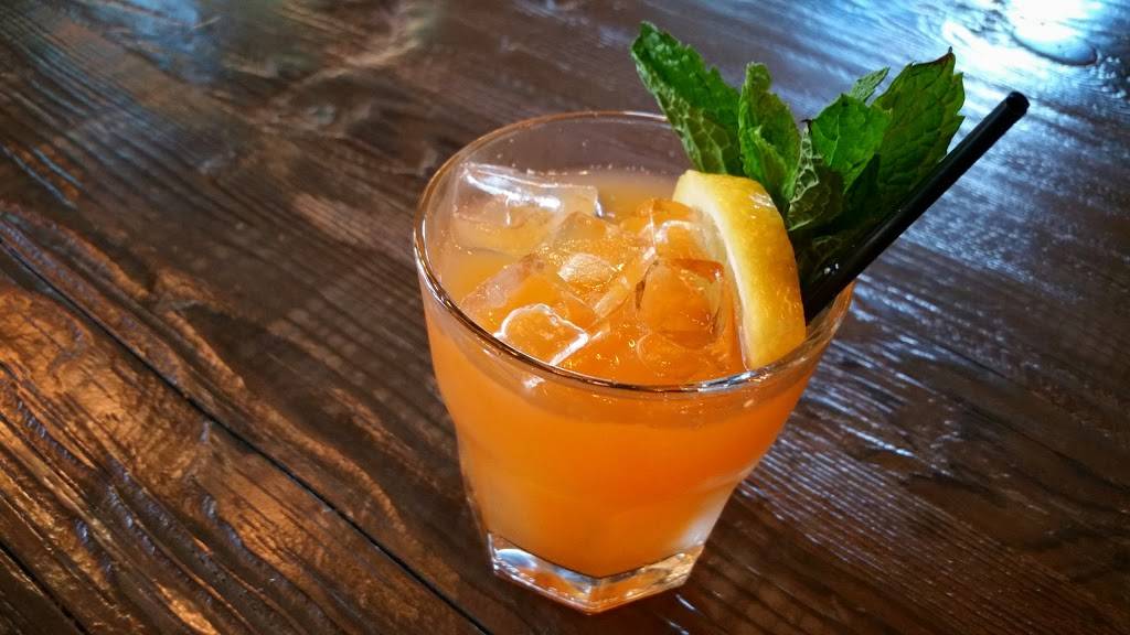 Broderick Roadhouse (Midtown) | restaurant | 1820 L St, Sacramento, CA 95811, USA | 9164699720 OR +1 916-469-9720