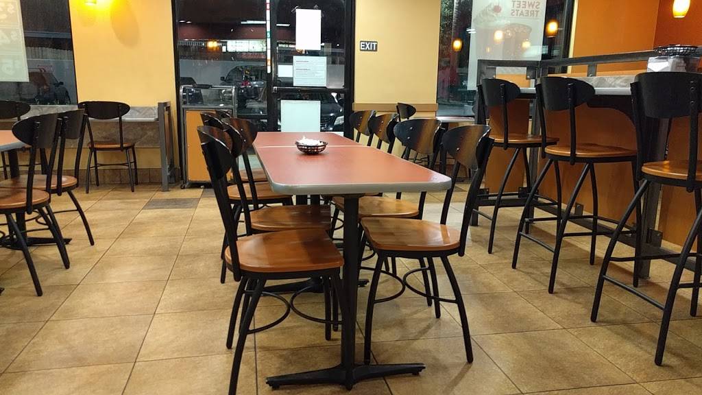 Jack in the Box | restaurant | 2125 N Windsor Ave, Altadena, CA 91001, USA | 6267910932 OR +1 626-791-0932