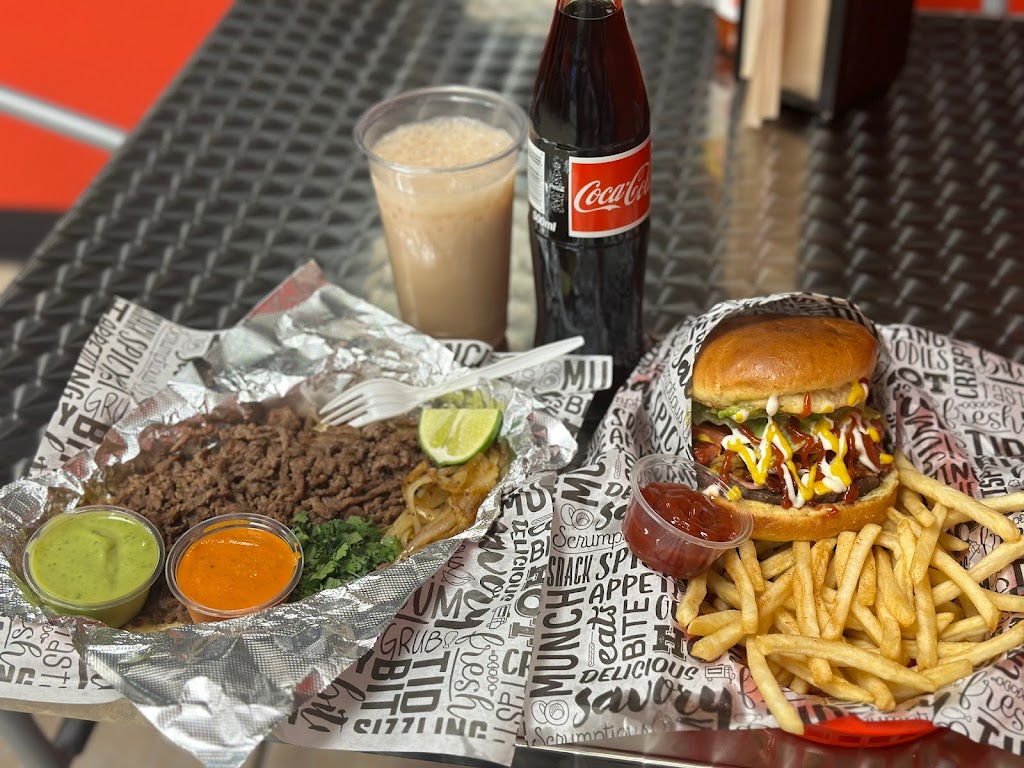 Dos Locos Burgers And Wings | restaurant | 3117 Saul Kleinfeld Dr, El Paso, TX 79936, USA | 9157016226 OR +1 915-701-6226