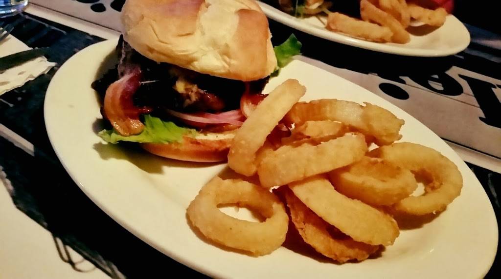 Fibber McGees | restaurant | 102 Cabot St, Beverly, MA 01915, USA | 9782320180 OR +1 978-232-0180