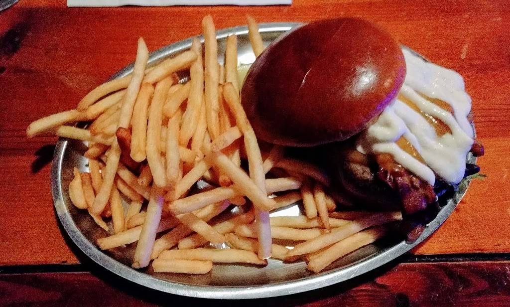 Jordans Big Ten Pub | restaurant | 1330 Regent St #1255, Madison, WI 53715, USA | 6082516375 OR +1 608-251-6375