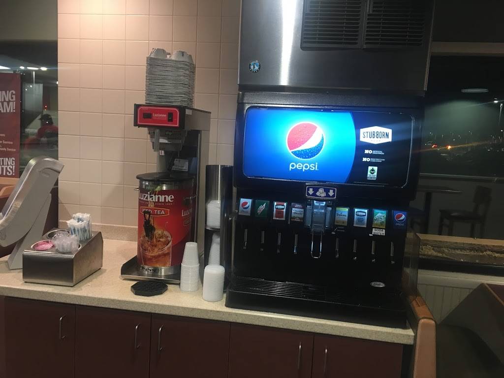 Jersey Mikes Subs | restaurant | 2000 E Avenida De Los Arboles, Thousand Oaks, CA 91362, USA | 8052411818 OR +1 805-241-1818