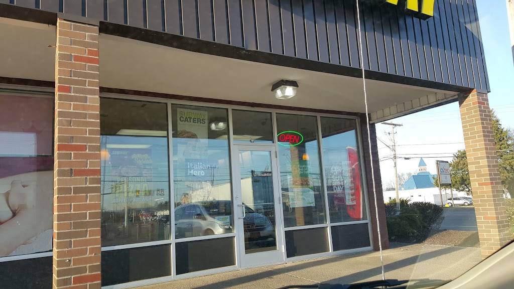 Subway | restaurant | 127 Lawrence Rd E, North Syracuse, NY 13212, USA | 3154547000 OR +1 315-454-7000