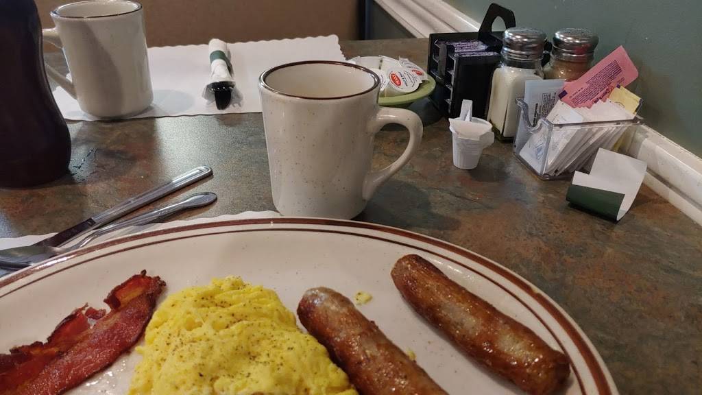 Dolphin Restaurant | restaurant | 26091 Broadway Ave, Bedford, OH 44146, USA | 4402525381 OR +1 440-252-5381