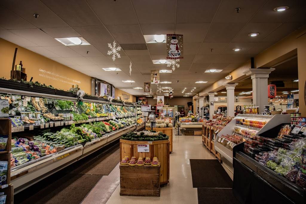 LaBonnes Market | restaurant | 639 Straits Turnpike, Watertown, CT 06795, USA | 8602749631 OR +1 860-274-9631