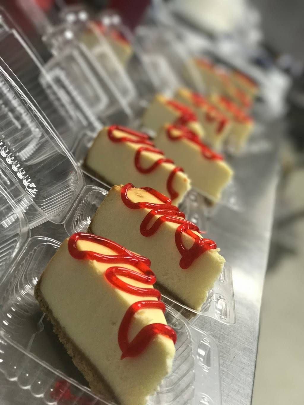 Mikes fish and chicken | restaurant | 3028 Colerain Ave, Cincinnati, OH 45225, USA | 5135412930 OR +1 513-541-2930