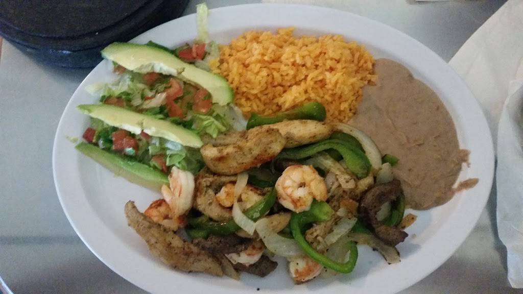 Taqueria Daysis Y Mariscos | restaurant | 101 5th St, Winfield, TX 75493, USA | 9035242404 OR +1 903-524-2404