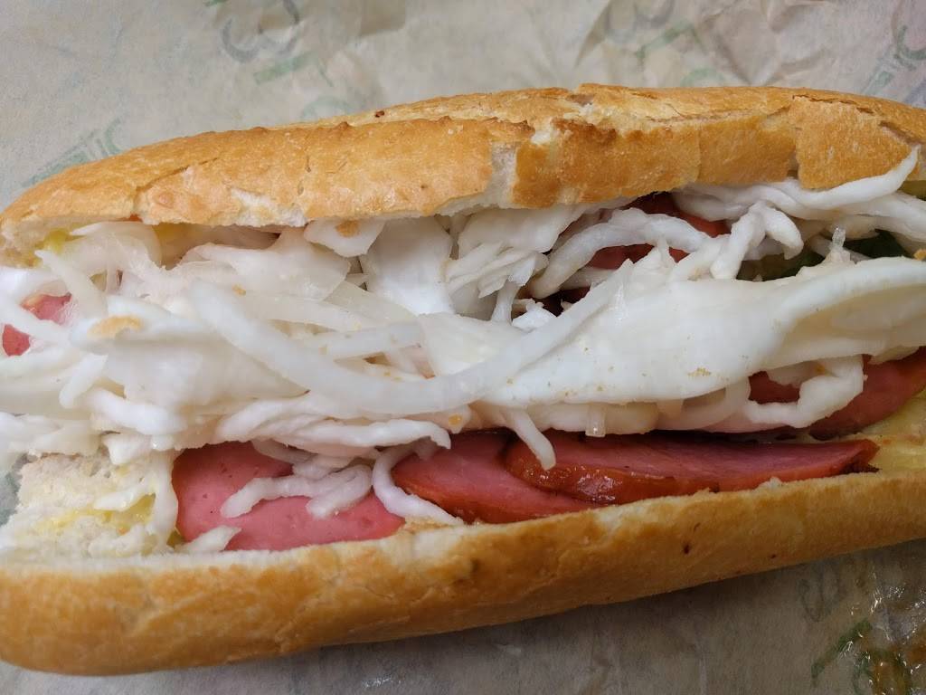 Ba Le Sandwich Shop | meal takeaway | 5014 N Broadway, Chicago, IL 60640, USA | 7735614424 OR +1 773-561-4424