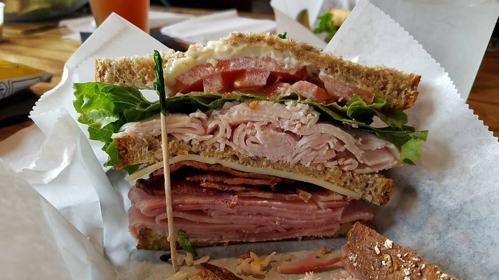 Tuckers Kitchen & Bar | restaurant | 56849 Grand River Ave, New Hudson, MI 48165, USA | 2486173109 OR +1 248-617-3109