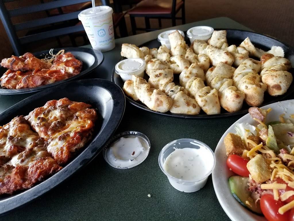 Round Table Pizza | meal delivery | 828 Gray Ave, Yuba City, CA 95991, USA | 5306713675 OR +1 530-671-3675