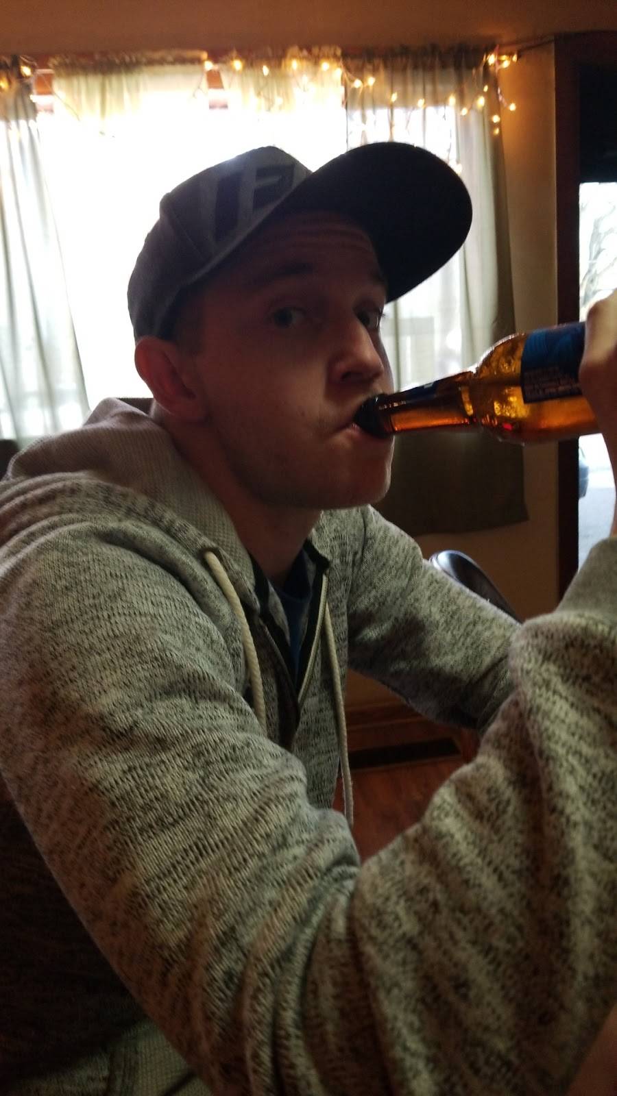 Beaverville Pub | restaurant | 711 St Charles St, Beaverville, IL 60912, USA | 8154352311 OR +1 815-435-2311